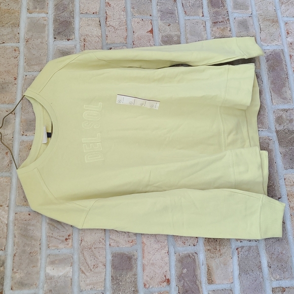Universal Thread Yellow Sweatshirt - Picture 1 of 8